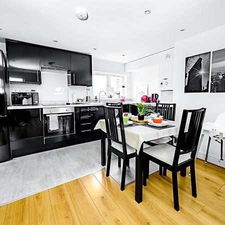 Charming London Home, Opp Arnos Grove Underground Station, Parking New Southgate 外观 照片
