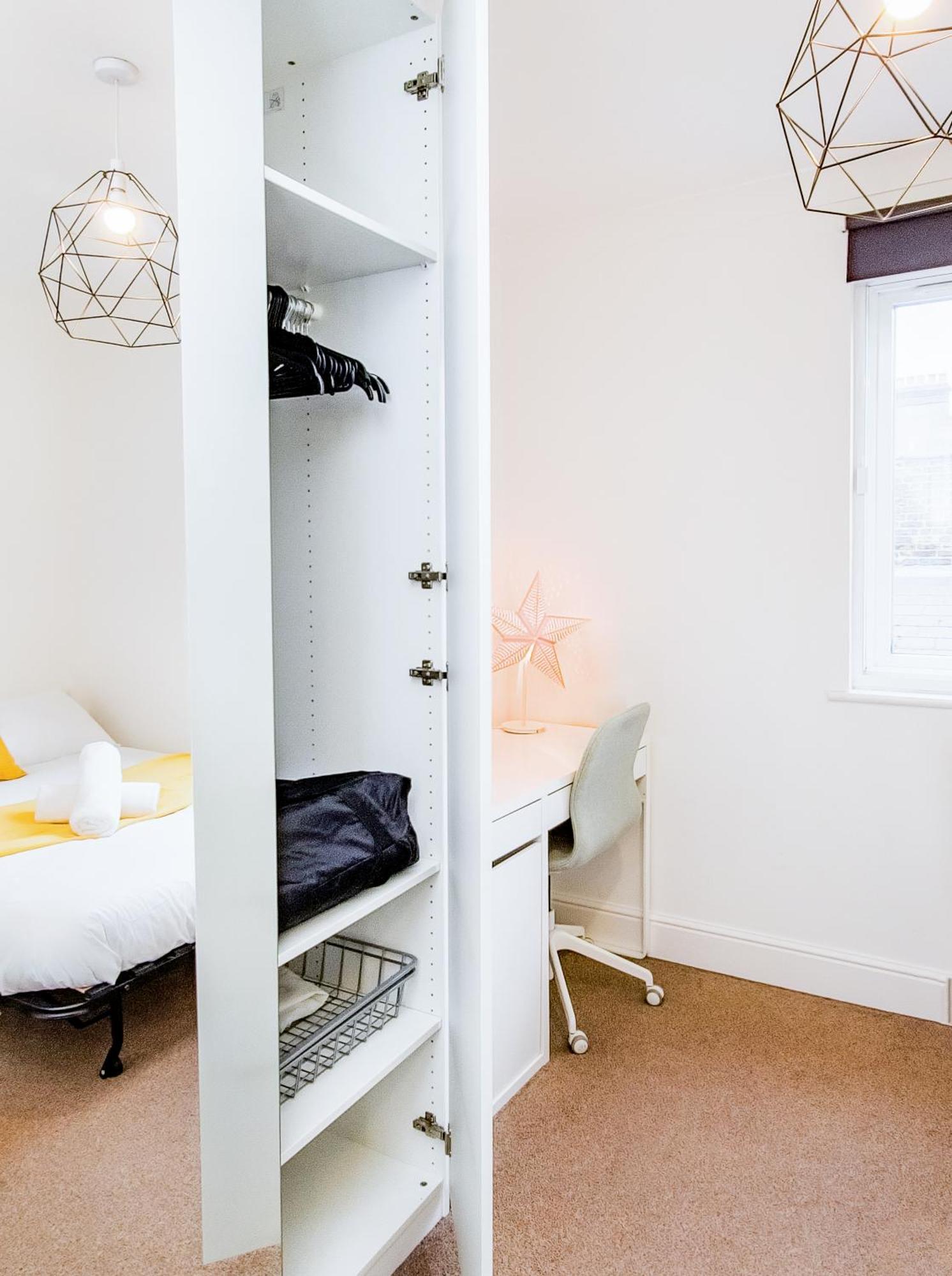 Charming London Home, Opp Arnos Grove Underground Station, Parking New Southgate 外观 照片