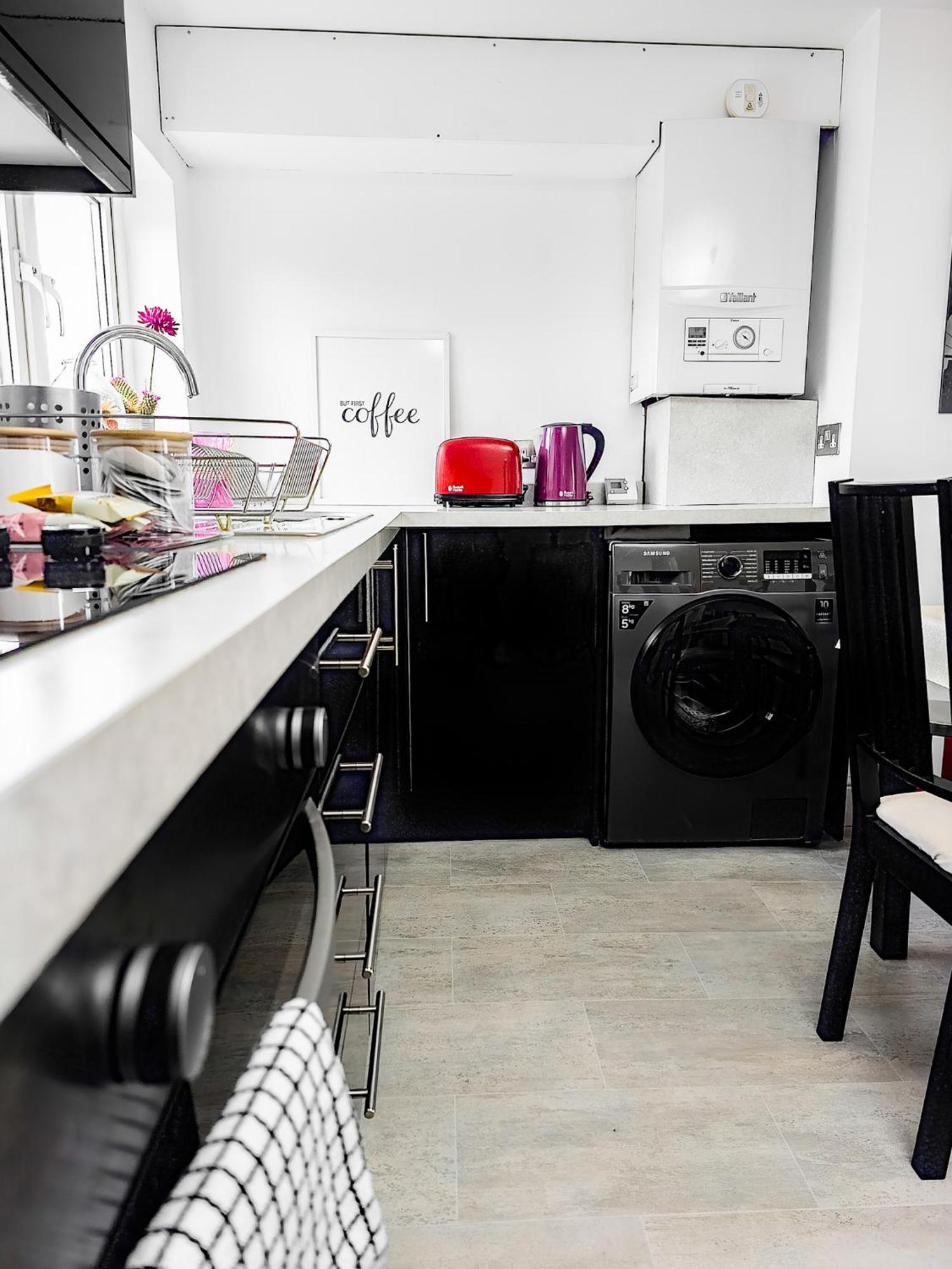 Charming London Home, Opp Arnos Grove Underground Station, Parking New Southgate 外观 照片