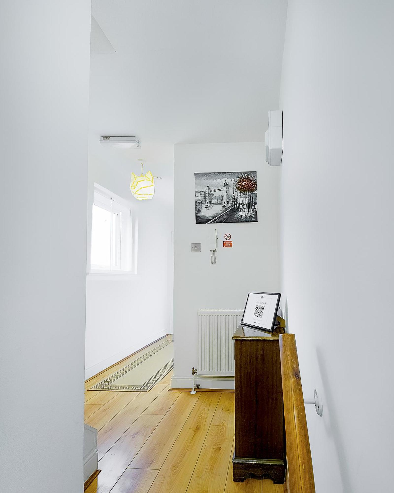 Charming London Home, Opp Arnos Grove Underground Station, Parking New Southgate 外观 照片